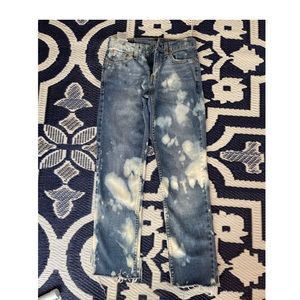LEVI Distressed ‼️